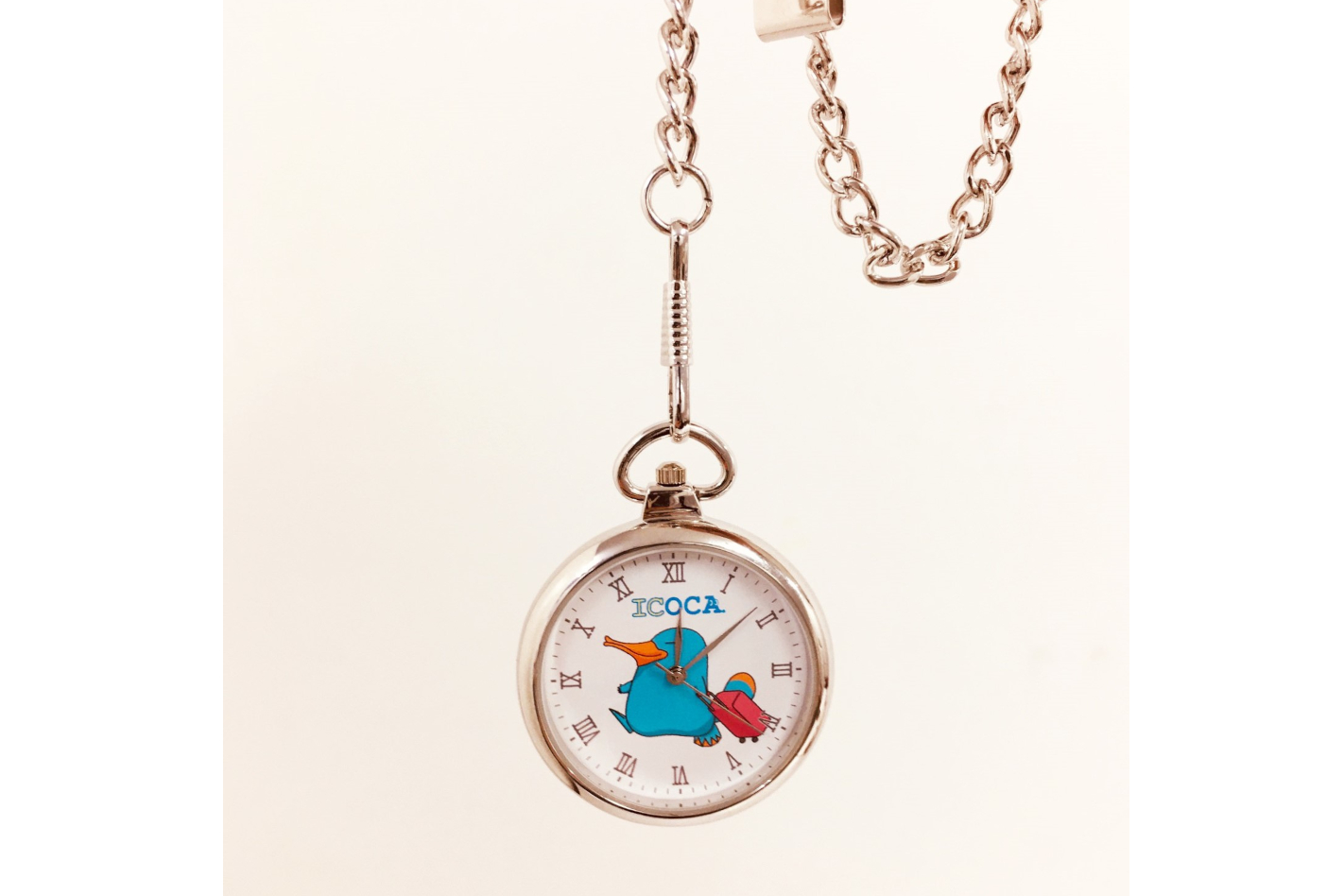 JR西日本「ICOCA」のキャラクター「カモノハシのイコちゃん」懐中時計