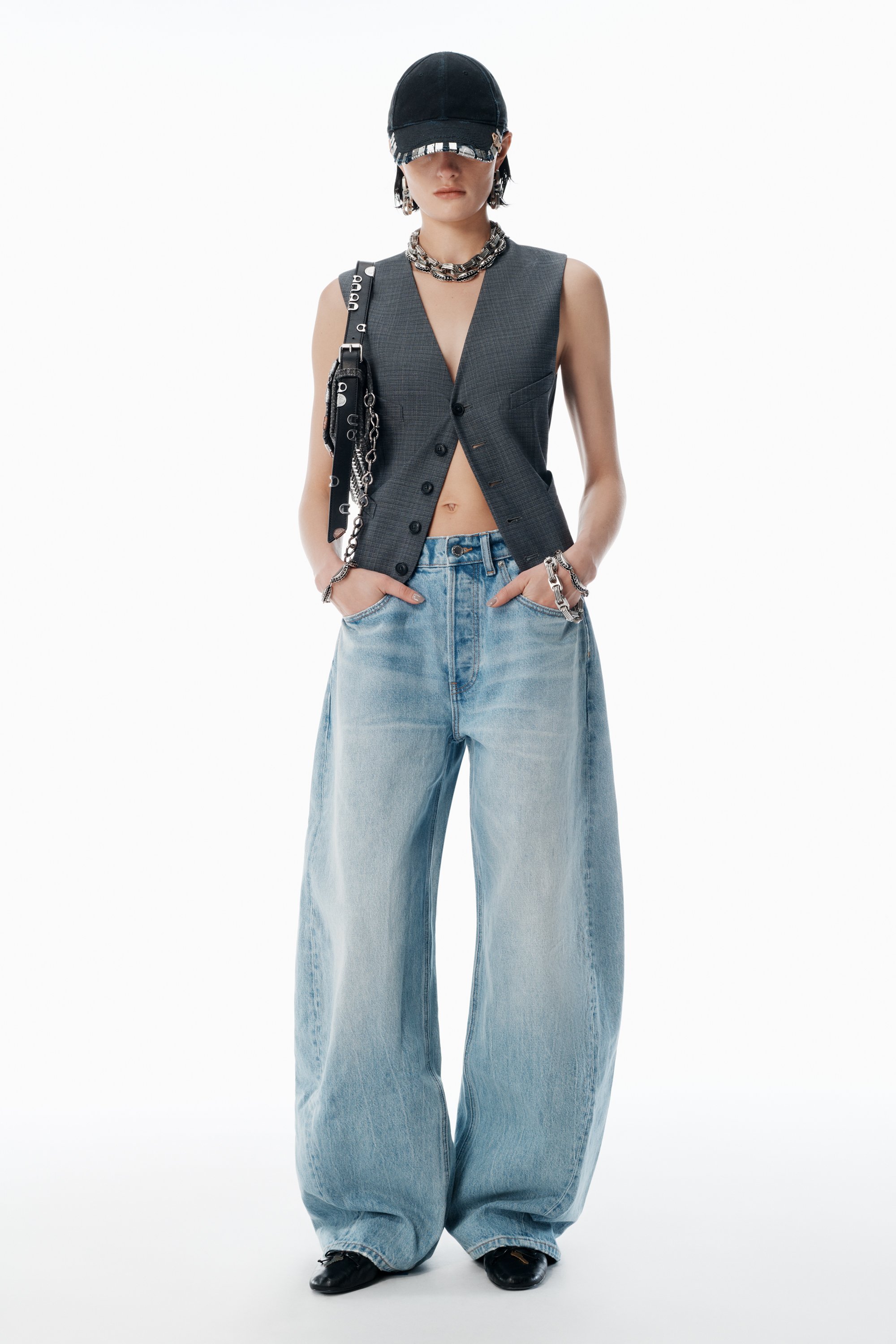 blow up bleach blue mid-rise jeans in VINTAGE BLEACH BLUE