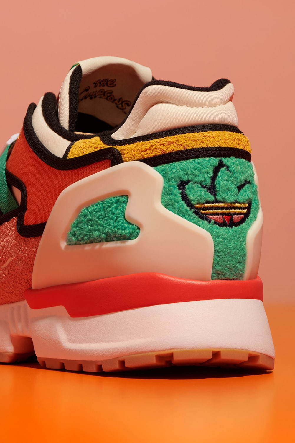 アディダス オリジナルス「A-ZX」にザ・シンプソンズ“ピエロのクラス