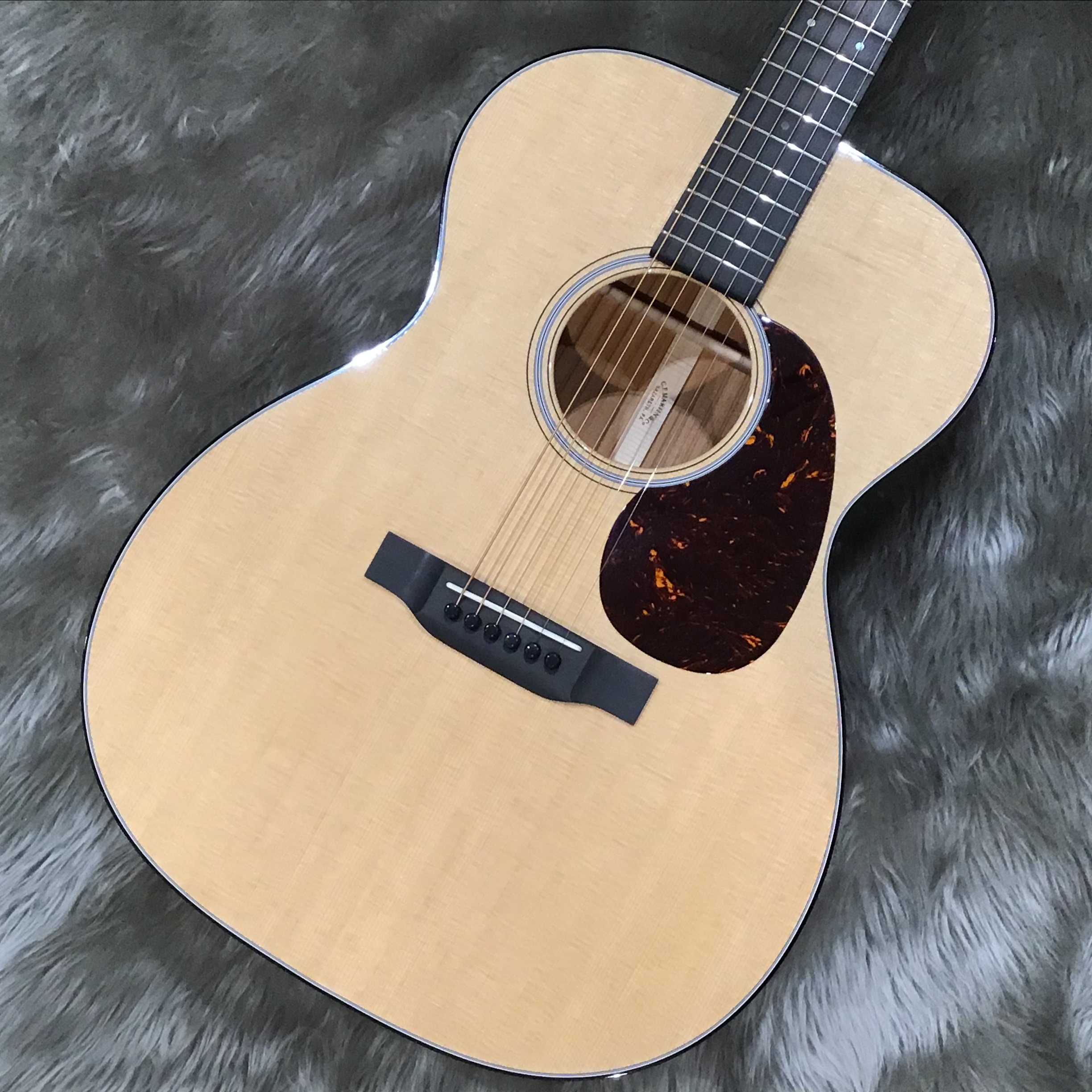 アコースティックギター】Martin(マーチン)カスタムショップ製000-18が