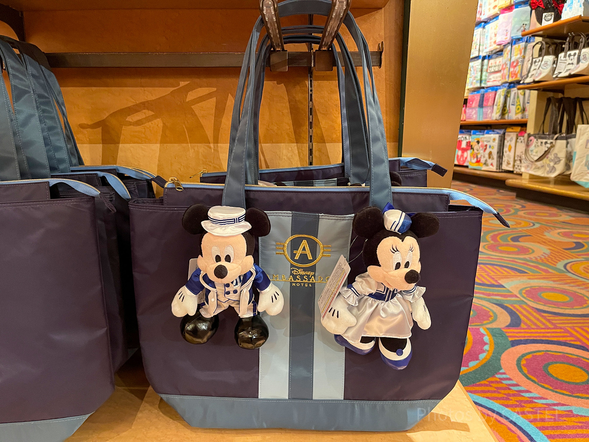アンバサダーホテルのぬいぐるみバッジ付きトートバッグ| キャステル