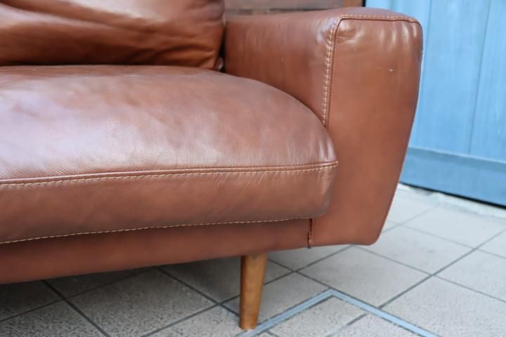 人気のunico(ウニコ)よりMOLN(モルン) レザー 2シーターソファーです