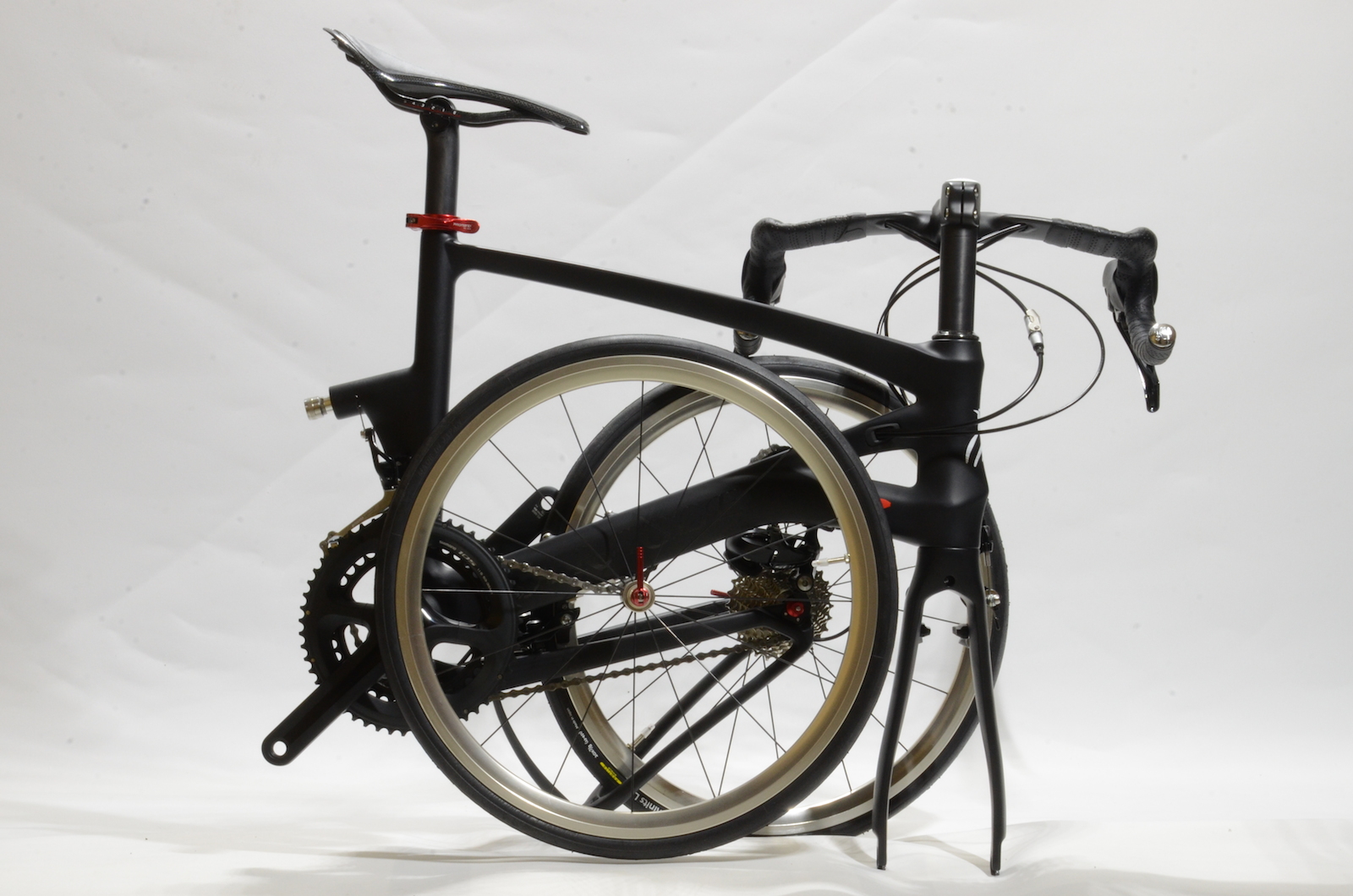 圧倒的な軽さ＋走行性能の折りたたみロードバイク「カラクル・コージー