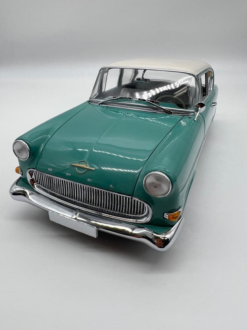 No434ミニカー1/18箱ありOPEL REKORD P1 1958