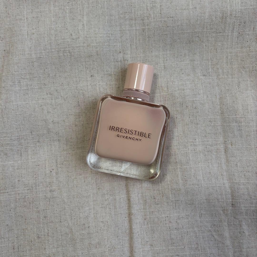 GIVENCHY IRRESISTIBLE EDP ヌード ベルベット　35ml