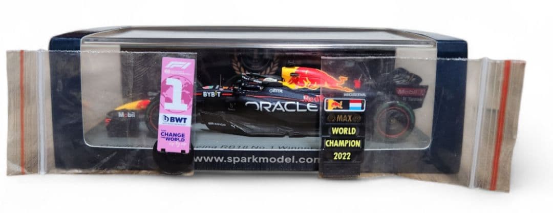 スパーク 1/43 Oracle Red Bull Racing RB18