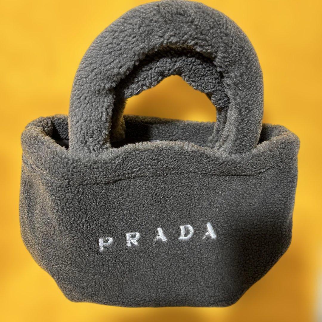 PRADA グレー フリース ハンドバッグノベルティ
