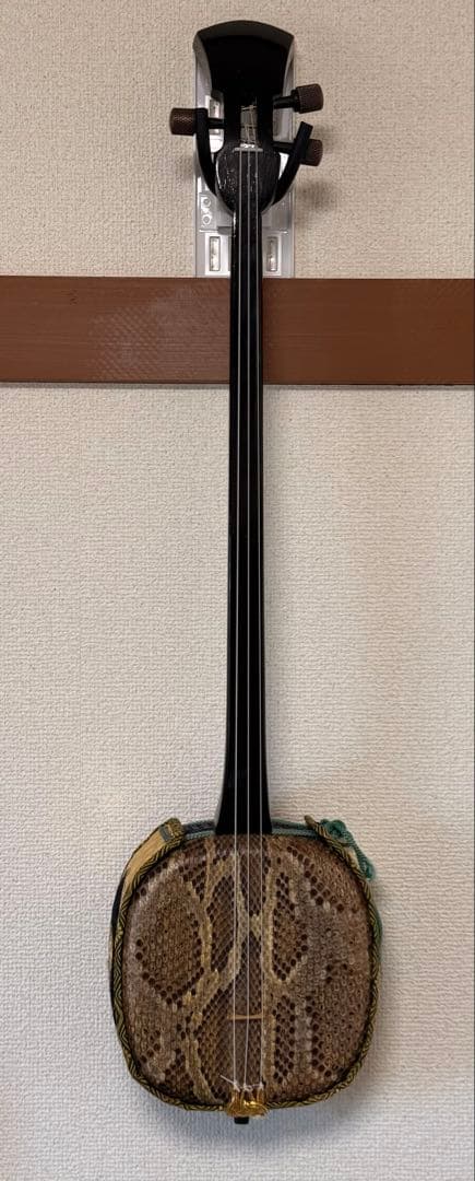 沖縄三線　蛇皮　本皮　スマートカラクイ