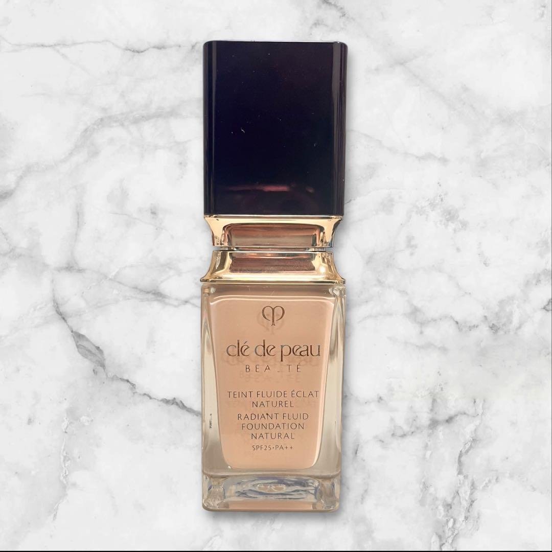 クレ・ド・ポー ボーテ タンフリュイド エクラ ナチュレル オークル00