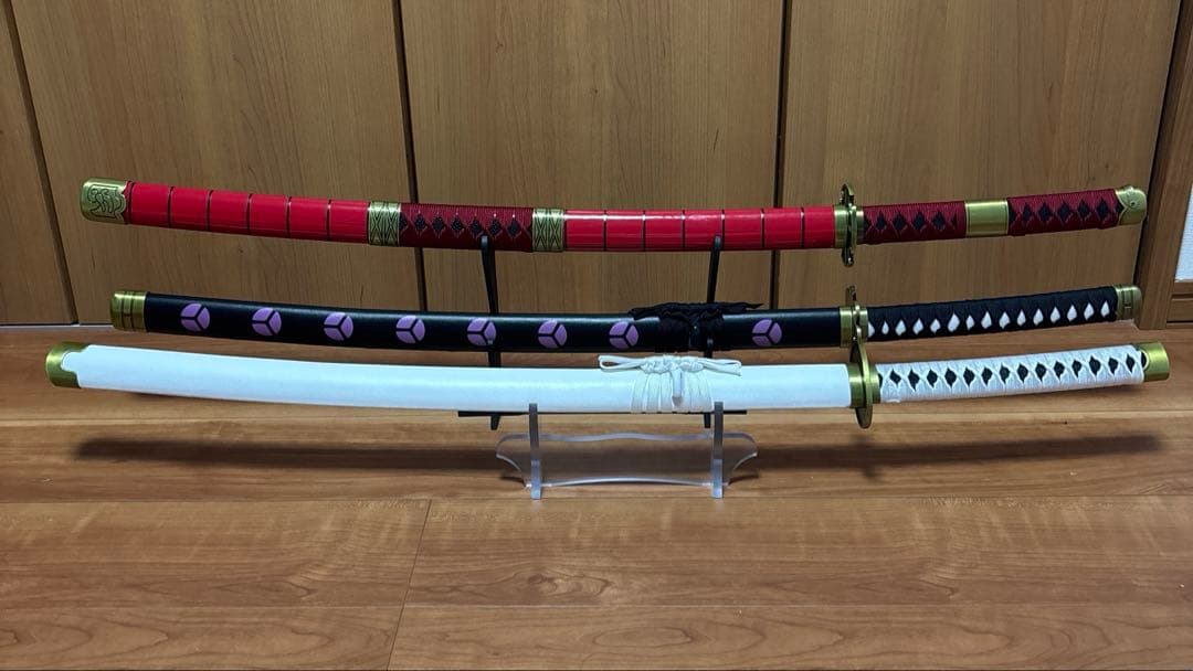 ワンピース　三代鬼徹　黒刀秋水　和道一文字　金属製　模造刀 Amazon.co.jp: WWMM ワンピース ロロノア・ゾロ コスプレ道具 ゾロ 黒