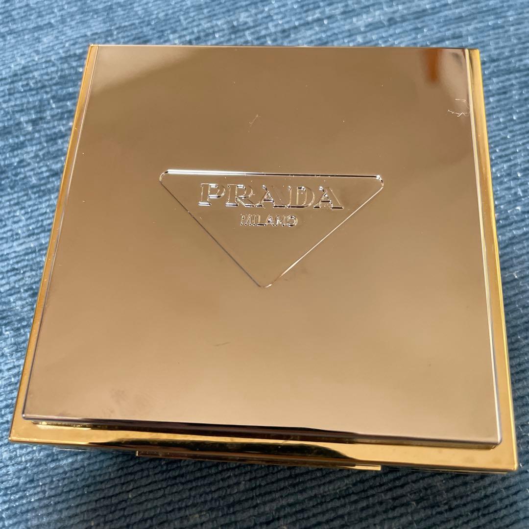 PRADA プラダ　ダイメンションズ　マルチエフェクト　アイシャドウ　08