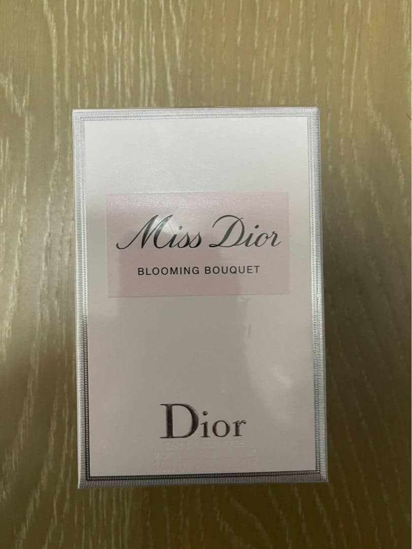 Christian Diorスディオール ブルーミング ブーケ オードゥトワレ 試してみた】Dior ミス ディオール ブルーミング ブーケ