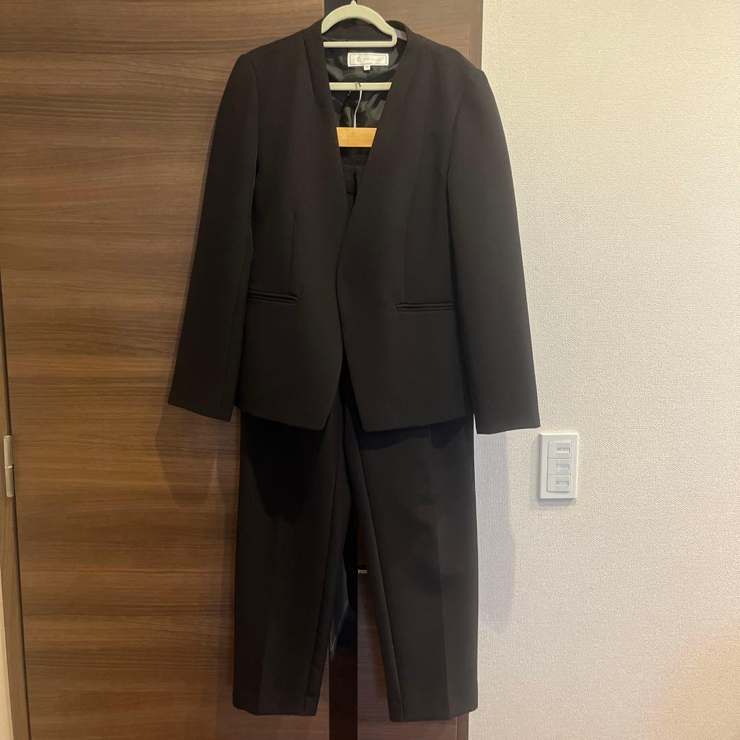 【極美品】ノーカラージャケット パンツスーツ ロペピクニック ブラック 38 M ROPE' PICNIC（ロペ ピクニック） ジャケット ノーカラージャケット