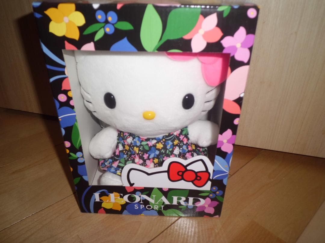 LEONARD SPORT ハローキティ 50周年 ぬいぐるみ LEONARD SPORT」よりHELLO KITTYコラボレーションアイテムを発売 | 三