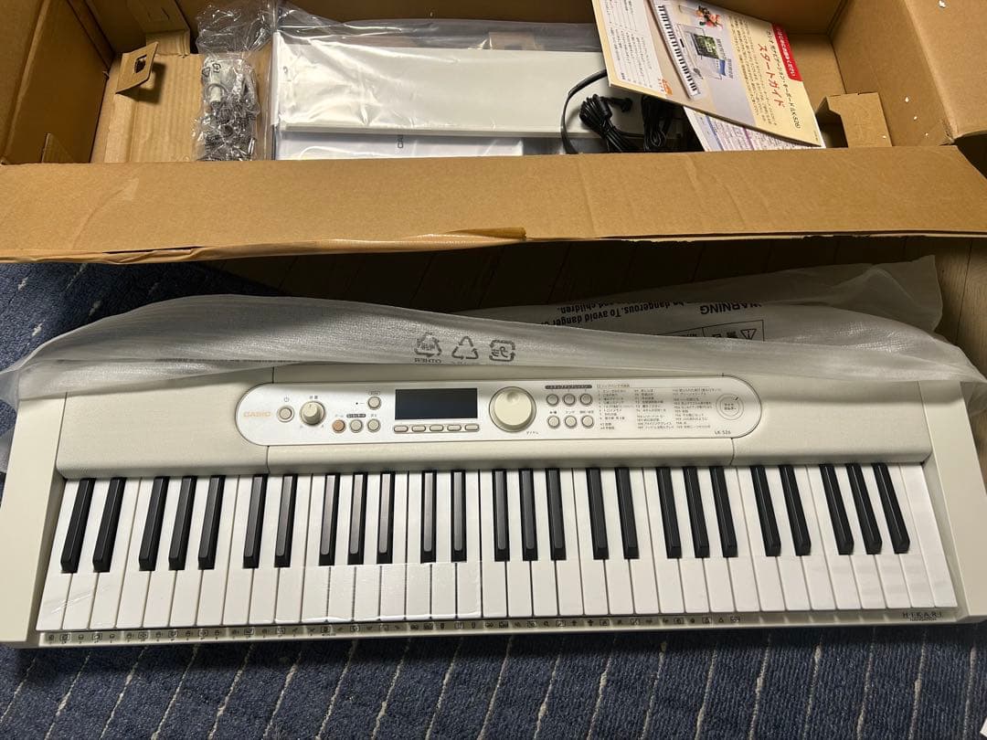 カシオ　61鍵 ホワイト 電子オルガン