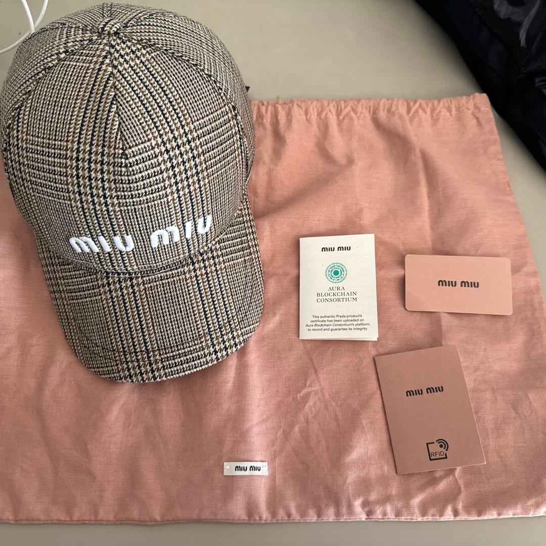 美品miu miu チェック柄 ベースボールキャップ Mサイズ miu miu（ミュウミュウ） キャップ ギンガムチェックベースボールCAP