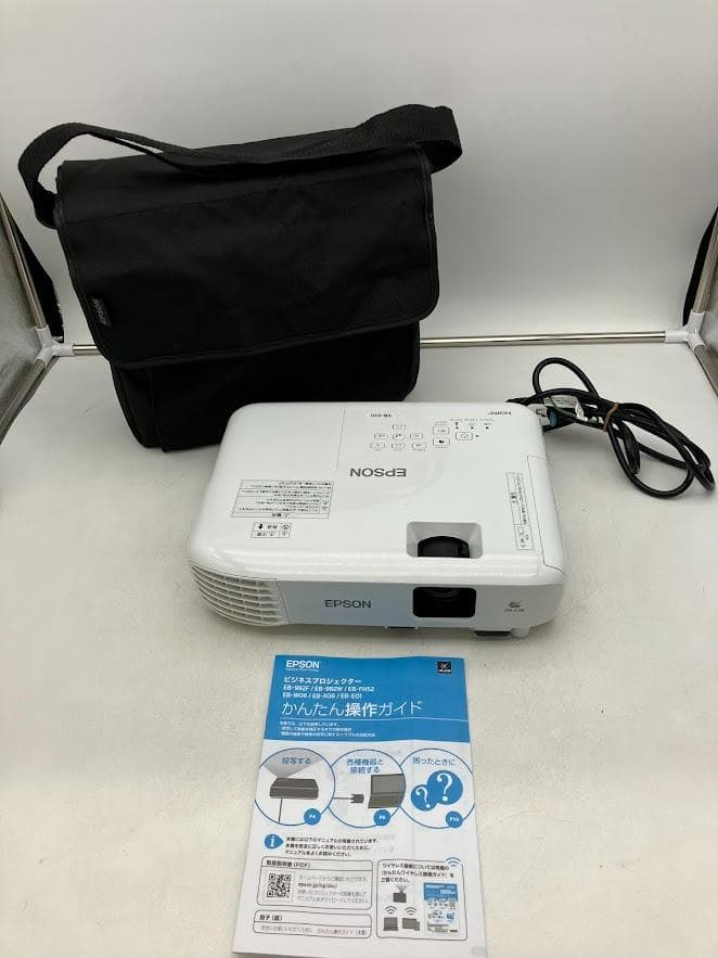 EPSON ビジネスプロジェクター　EB-E01 　ホワイト