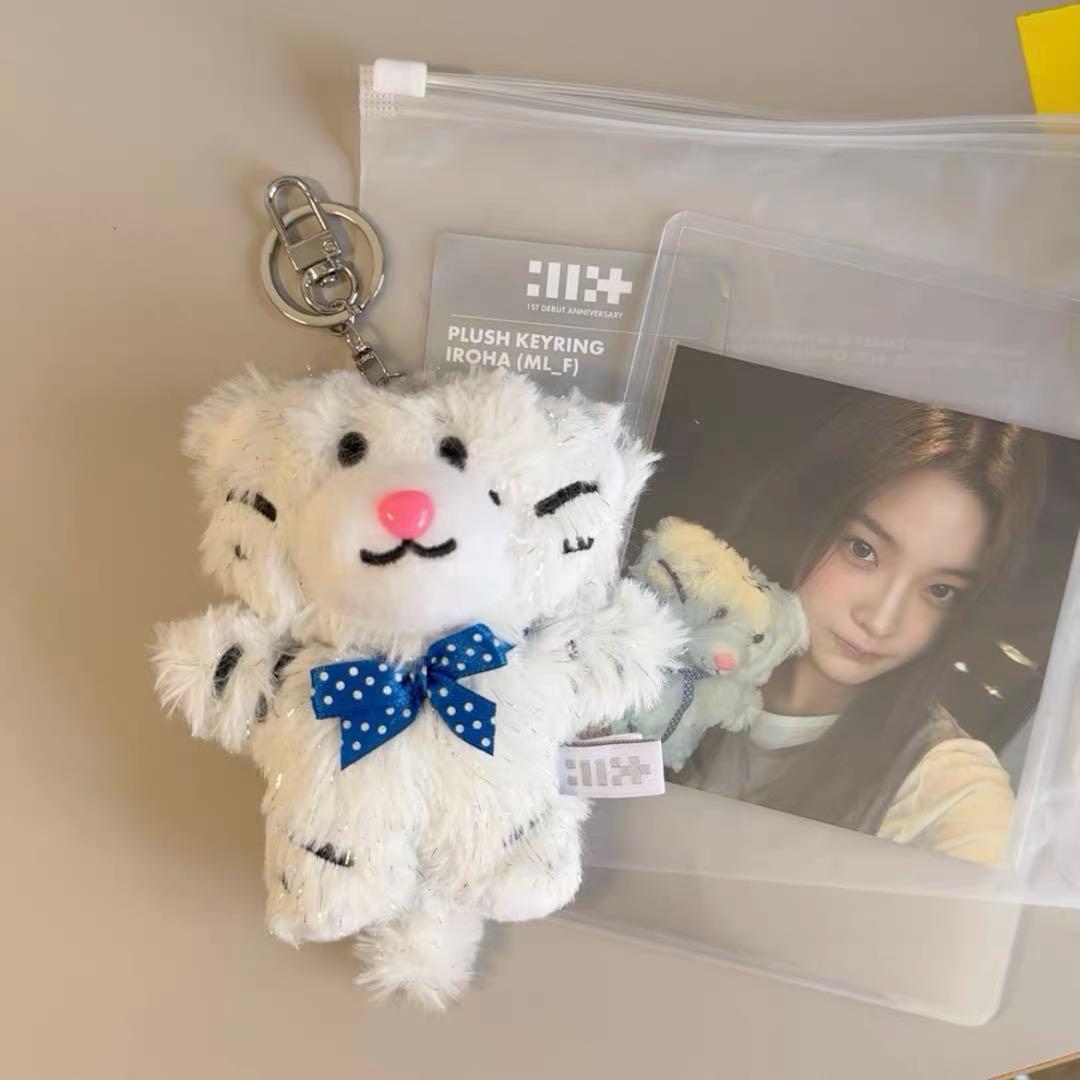 イロハ ぬいぐるみキーホルダー 1周年 ILLIT - メルカリ