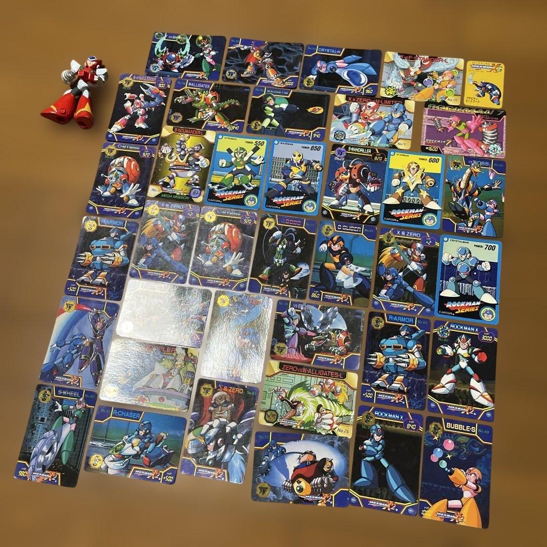 ロックマン トレーディングカード38枚とフィギュア