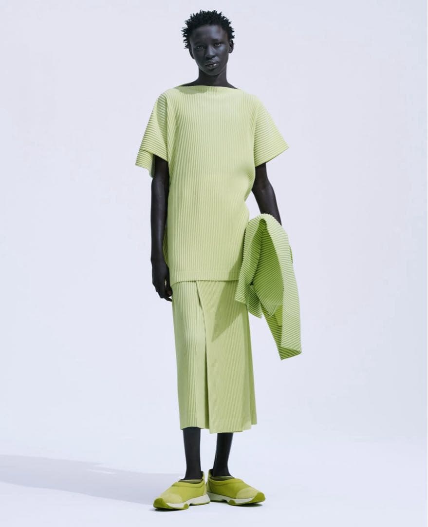 HOMME PLISSÉ ISSEY MIYAKE PLEATS BAG HOMME PLISSÉ ISSEY MIYAKE AUTUMN WINTER 2024/25 コレクション 16