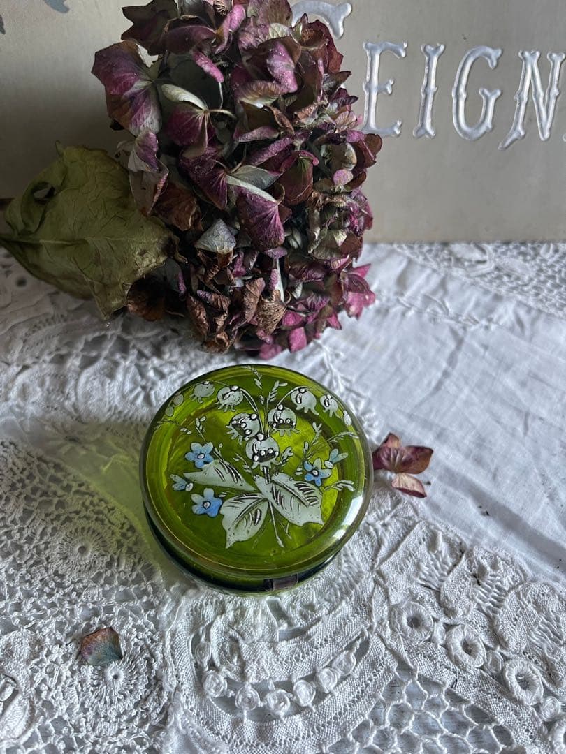 【お66】12 フランス　アンティーク　すずらん　鈴蘭　ガラス　小物入れ