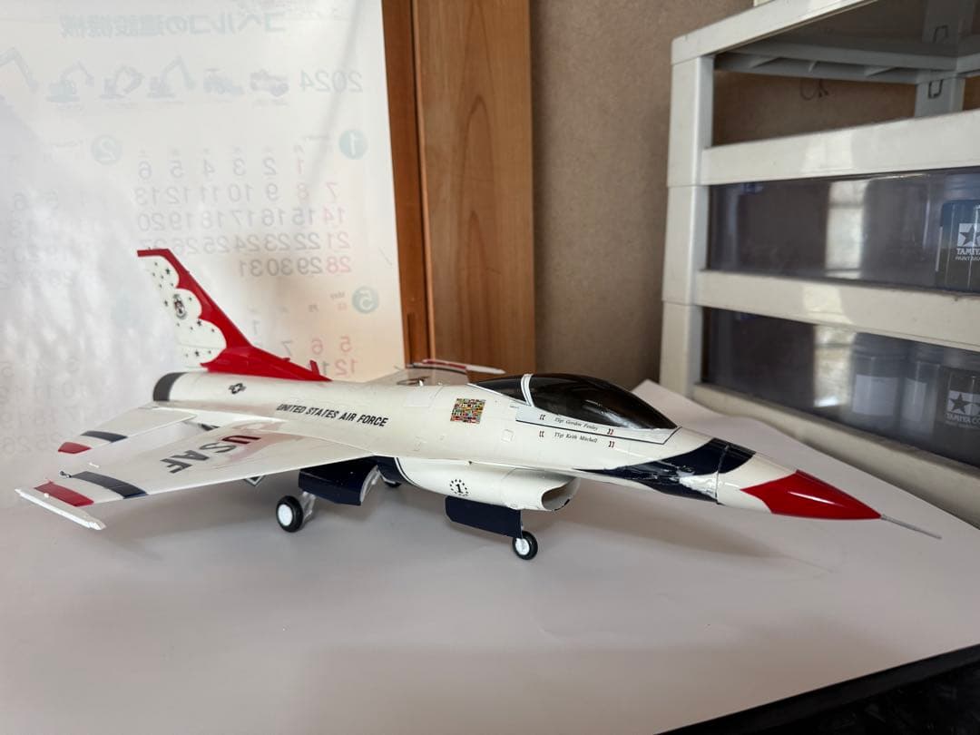 1/32 ハセガワ　F-16 サンダーバーズ完成品